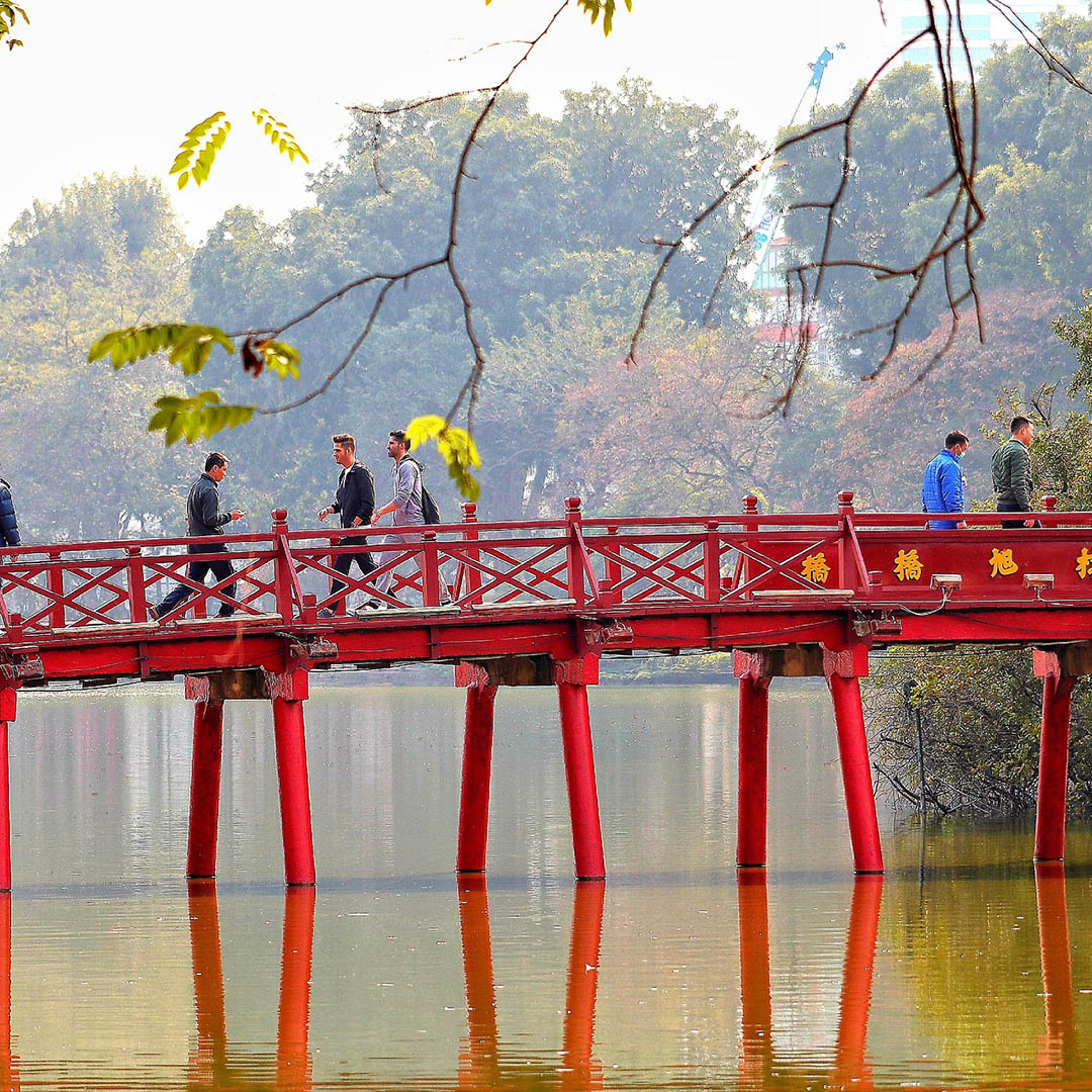 Cinematic Storytelling Session: Your Tale in the Heart of Hanoi - Image 4
